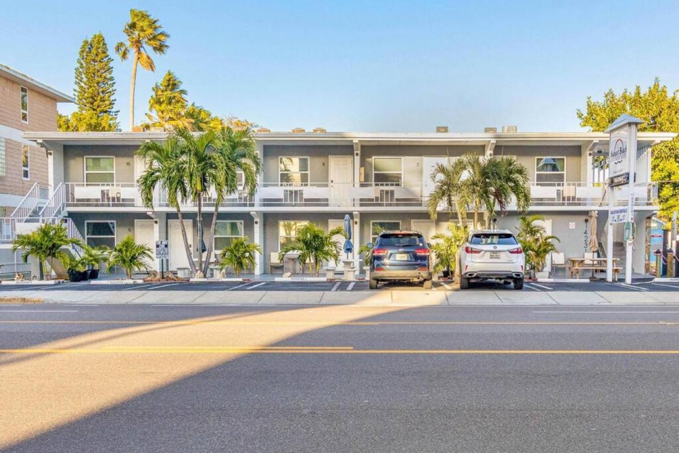 Sunset Beach Suites Of Madeira Beach! Pet Friendly Summer Getaway! Steps To Beach! - Suite 10 St. Pete Beach Ngoại thất bức ảnh